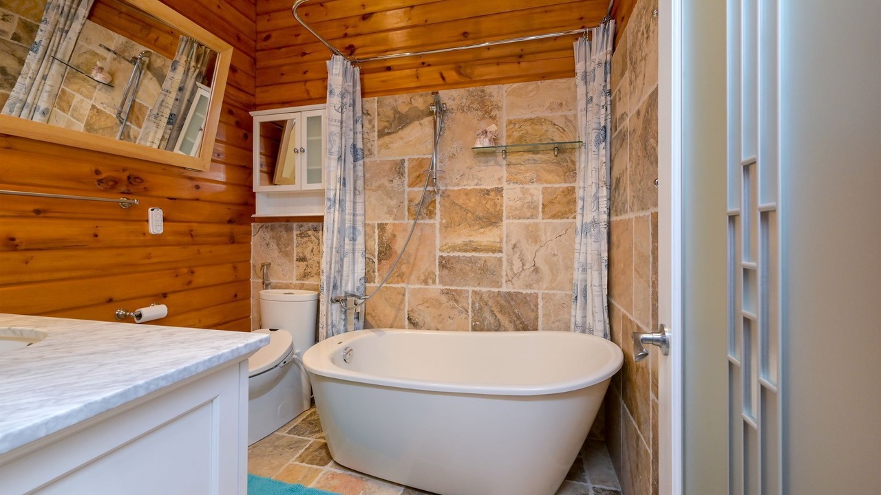 Photo of Bathroom in Mulmur