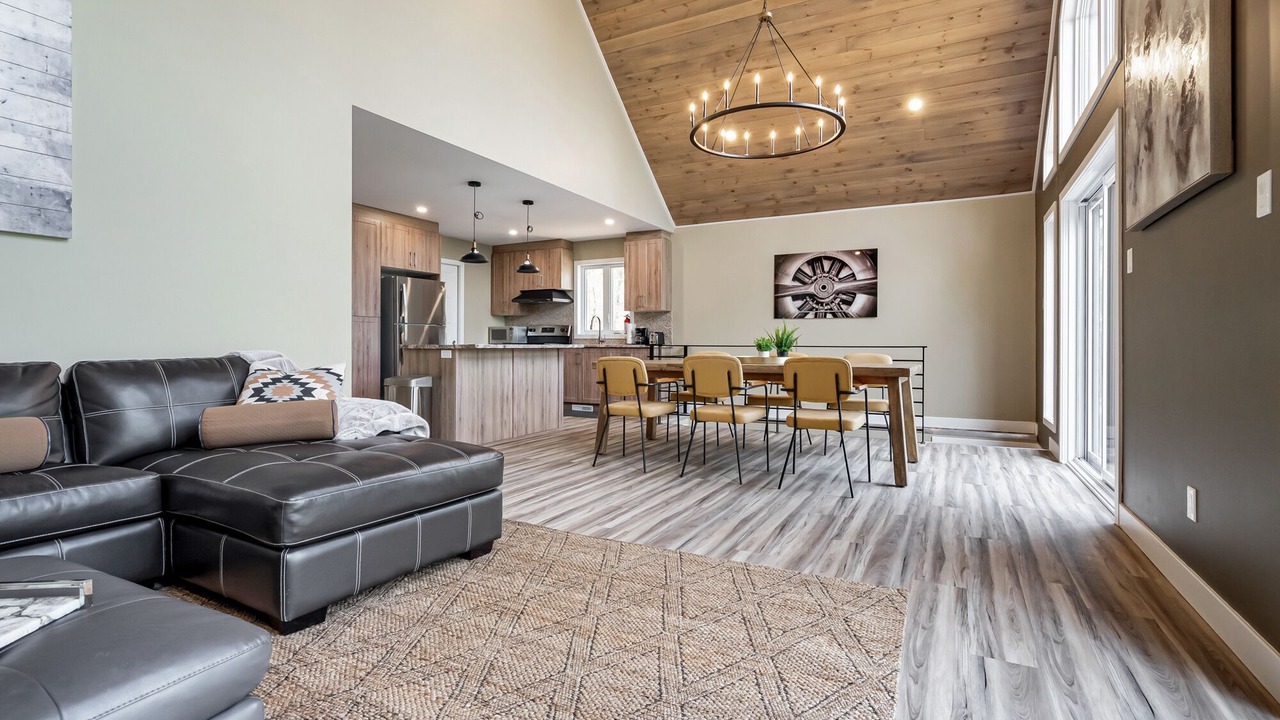 Photo of Livingroom in Low