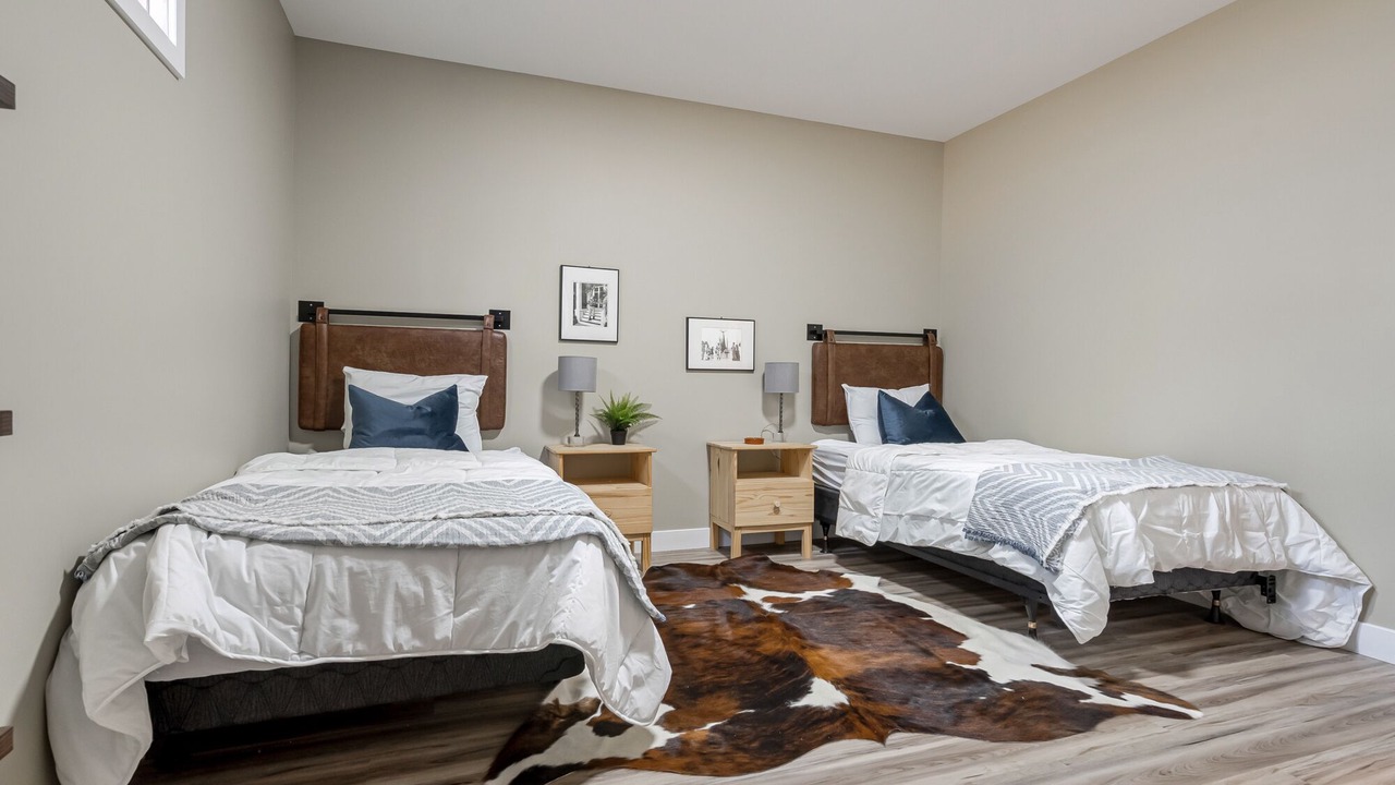 Photo of Bedroom in Low