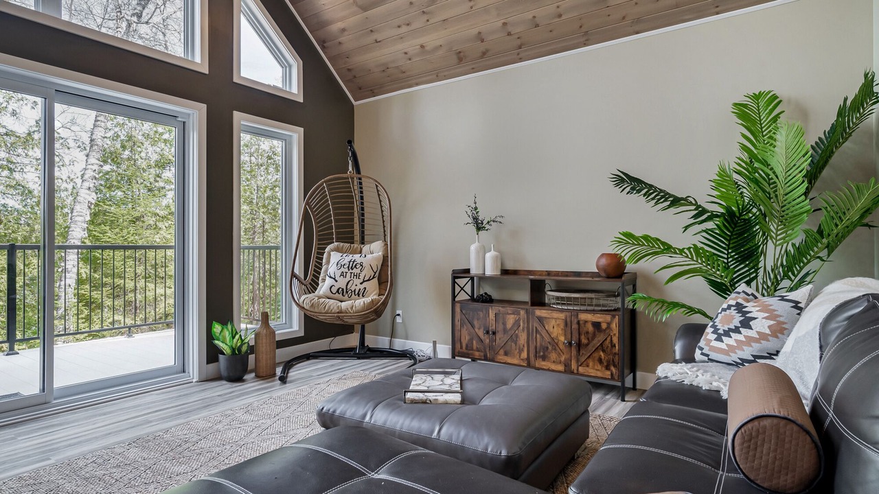 Photo of Livingroom in Low