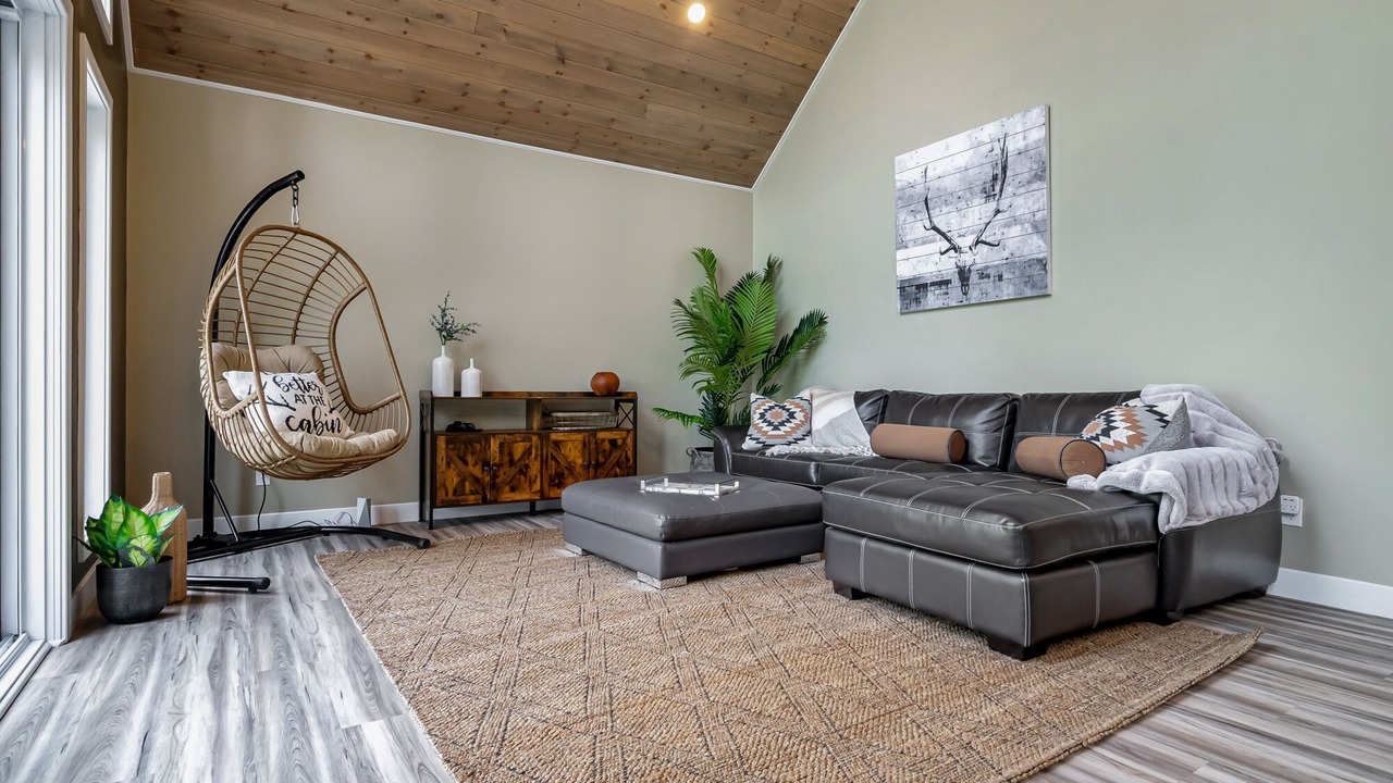 Photo of Livingroom in Low