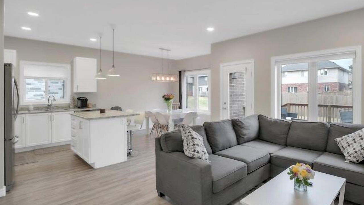 Photo of Livingroom in Quinte West