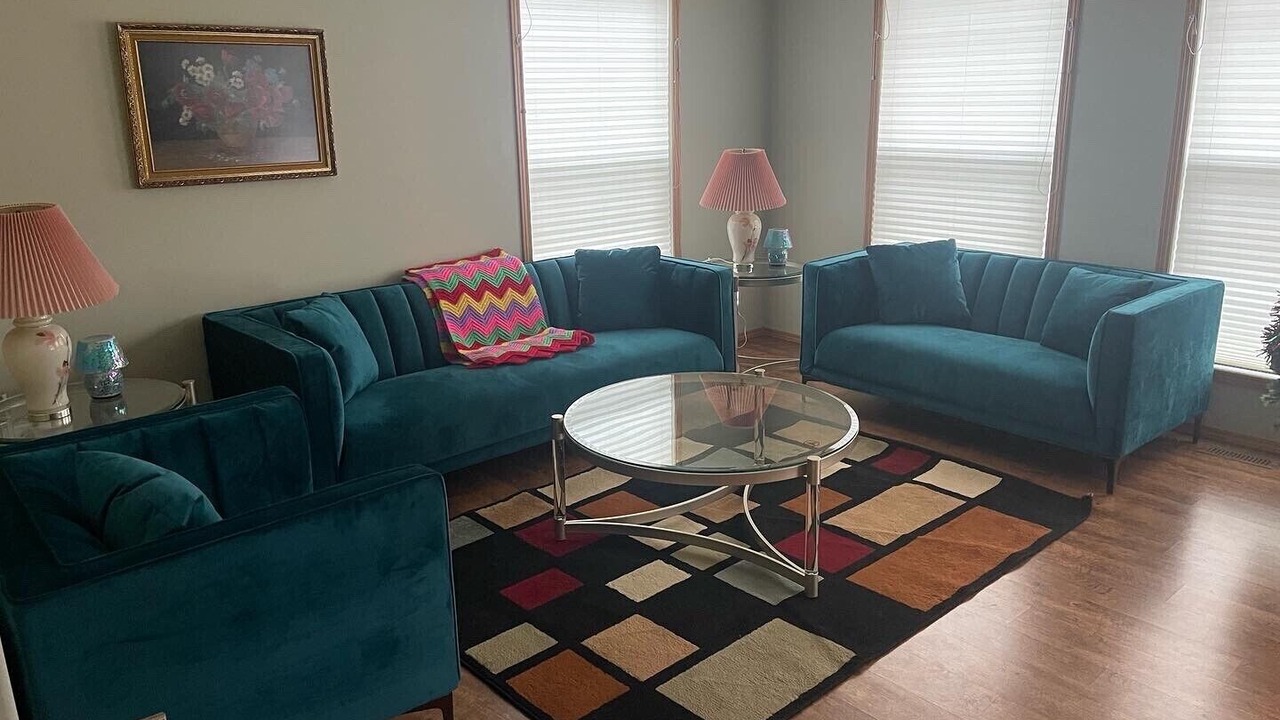 Photo of Livingroom in Sylvan Lake