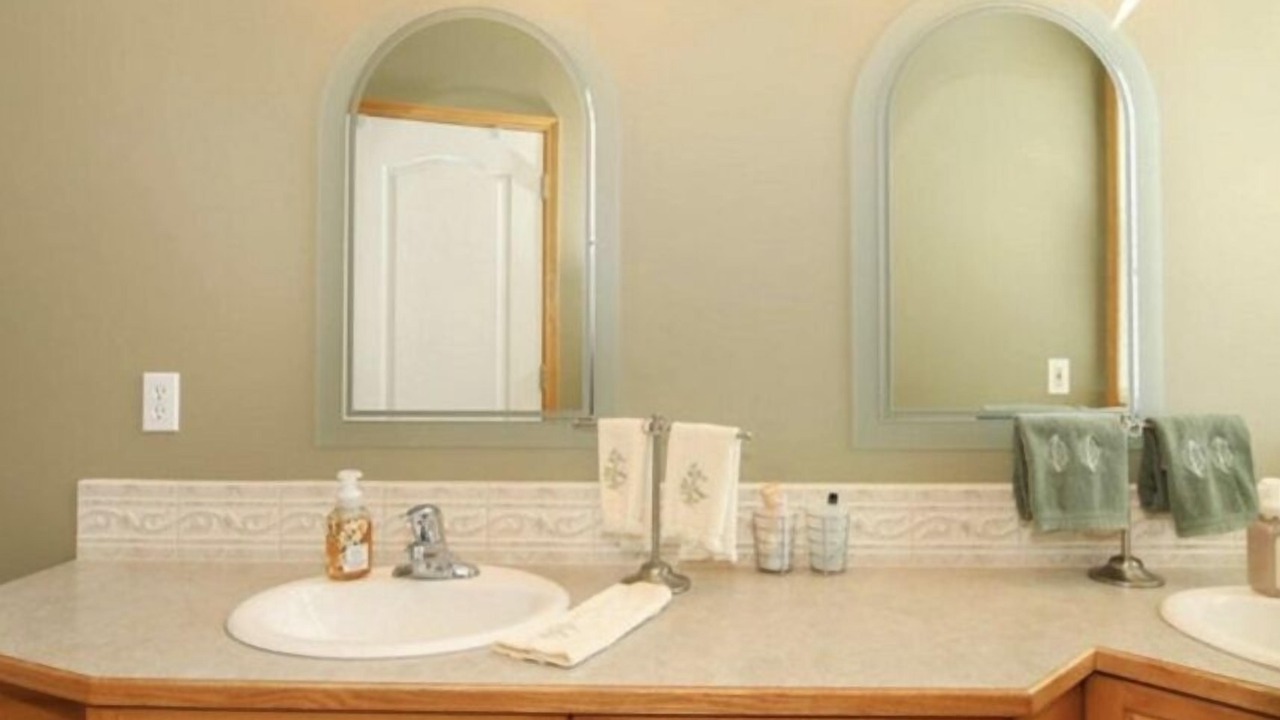 Photo of Bathroom in Sylvan Lake