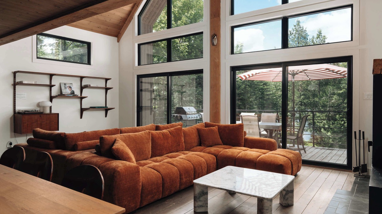 Photo of Livingroom in Chertsey