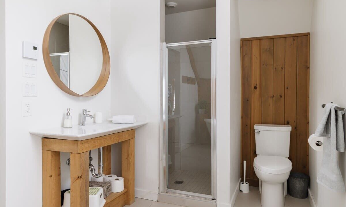 Photo of Bathroom in Chertsey