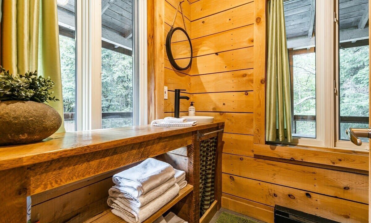 Photo of Bathroom in Lac-Brome