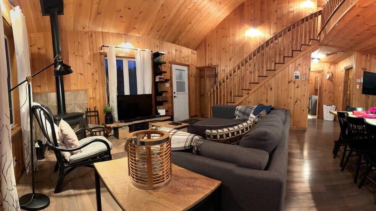 Photo of Livingroom in Chertsey