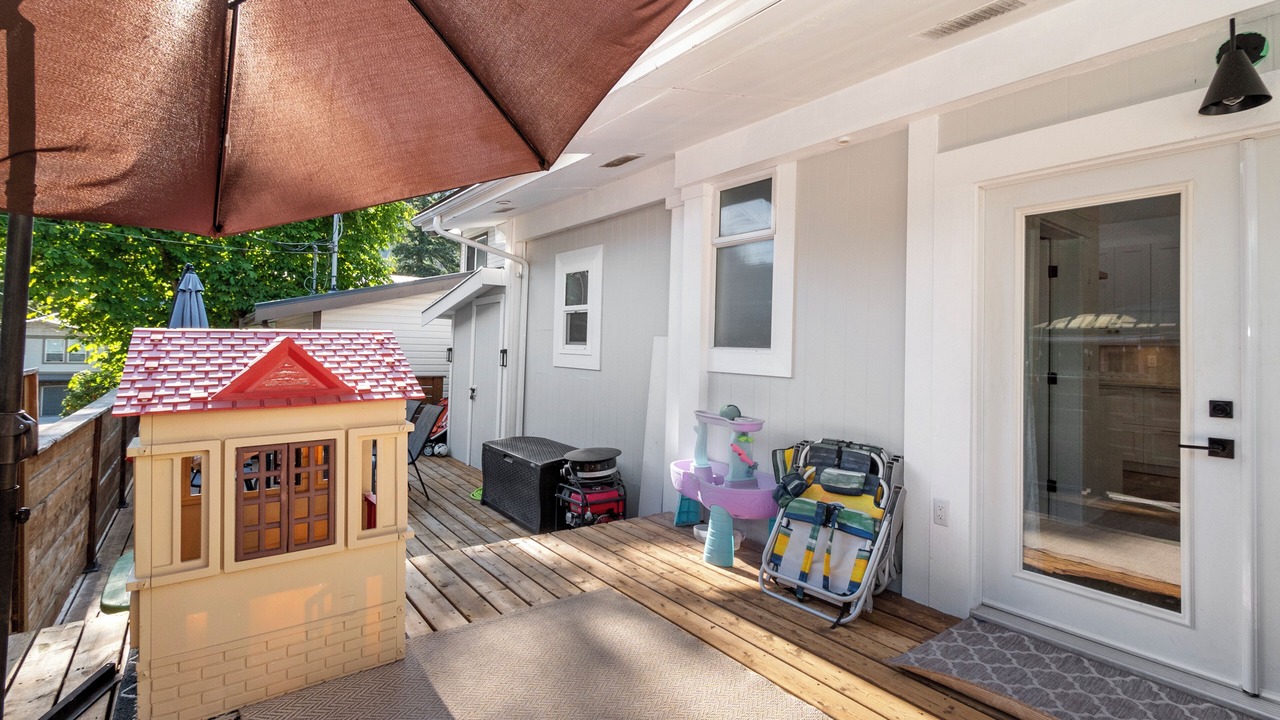 Photo of Patio Balcony in Cultus Lake