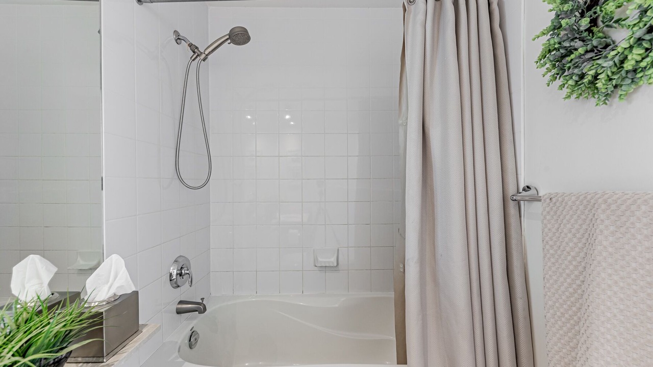 Photo of Bathroom in Bathurst Quay