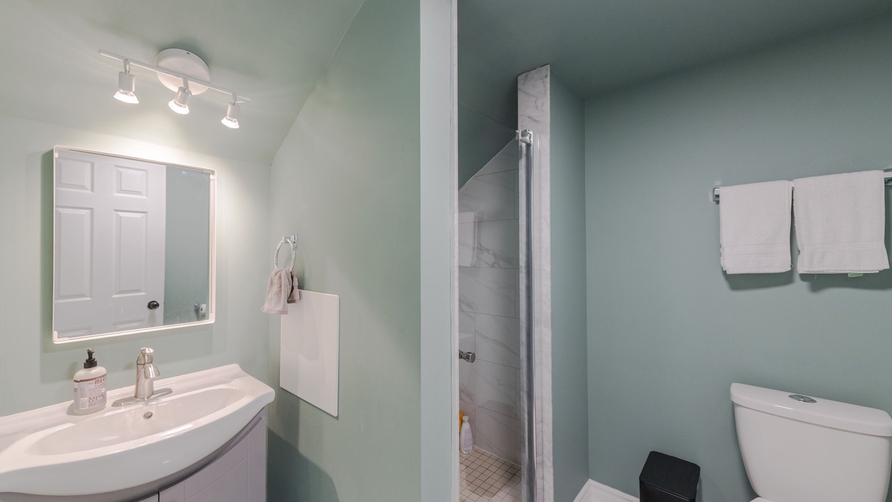 Photo of Bathroom in Niagara Falls