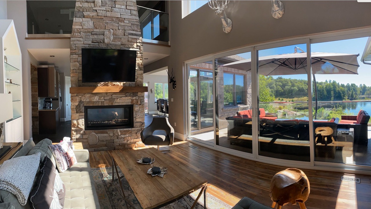Photo of Livingroom in Lake of Bays