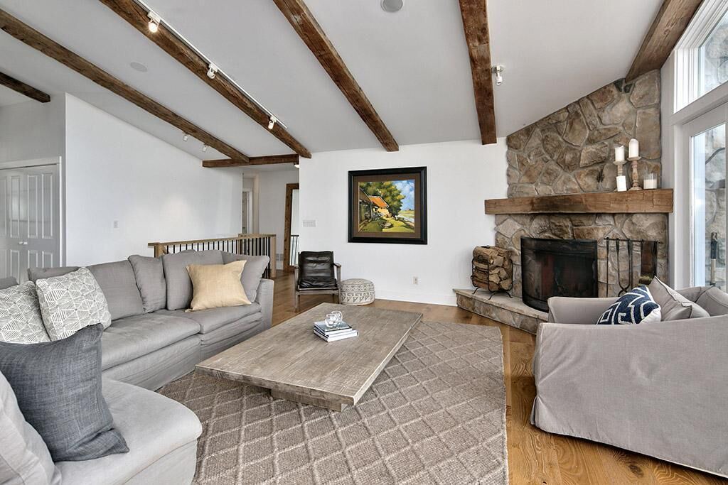 Photo of Livingroom in Clearview