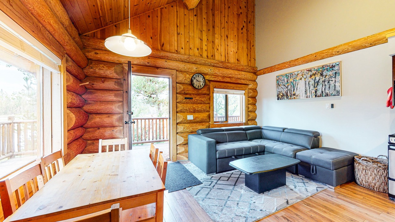 Photo of Livingroom in Lac Le Jeune