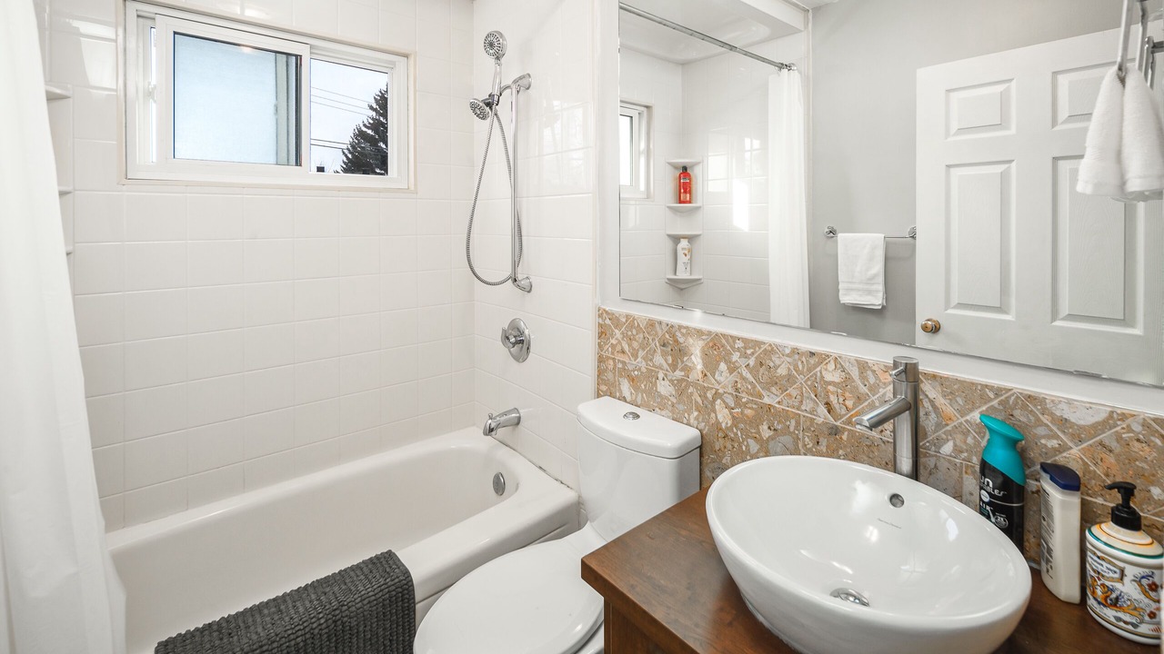 Photo of Bathroom in Kingsland