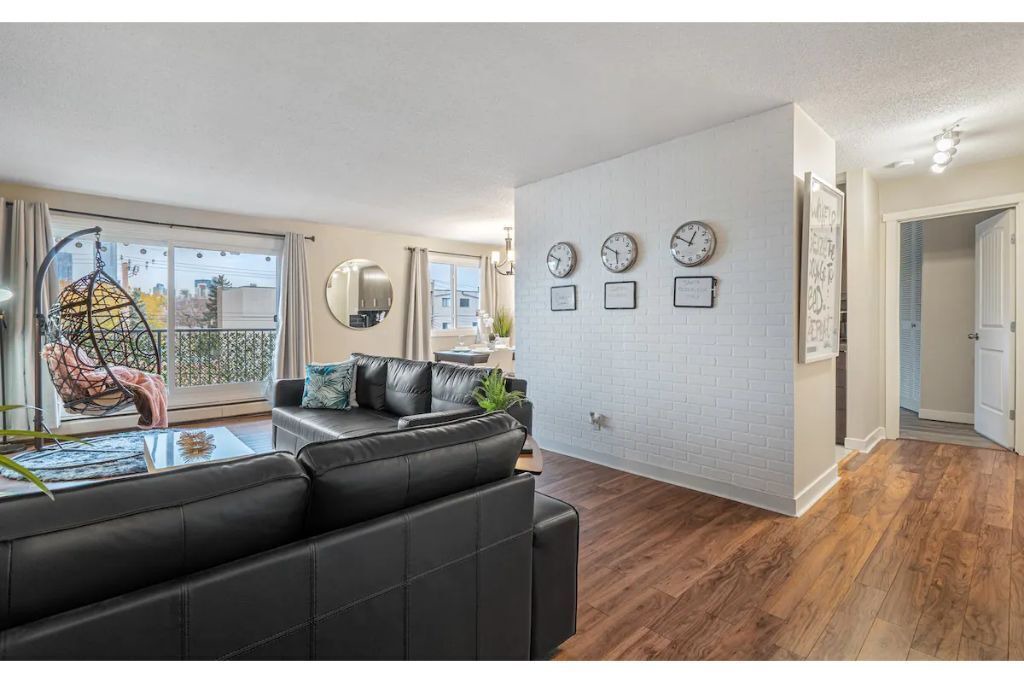 Photo of Livingroom in North Central Edmonton