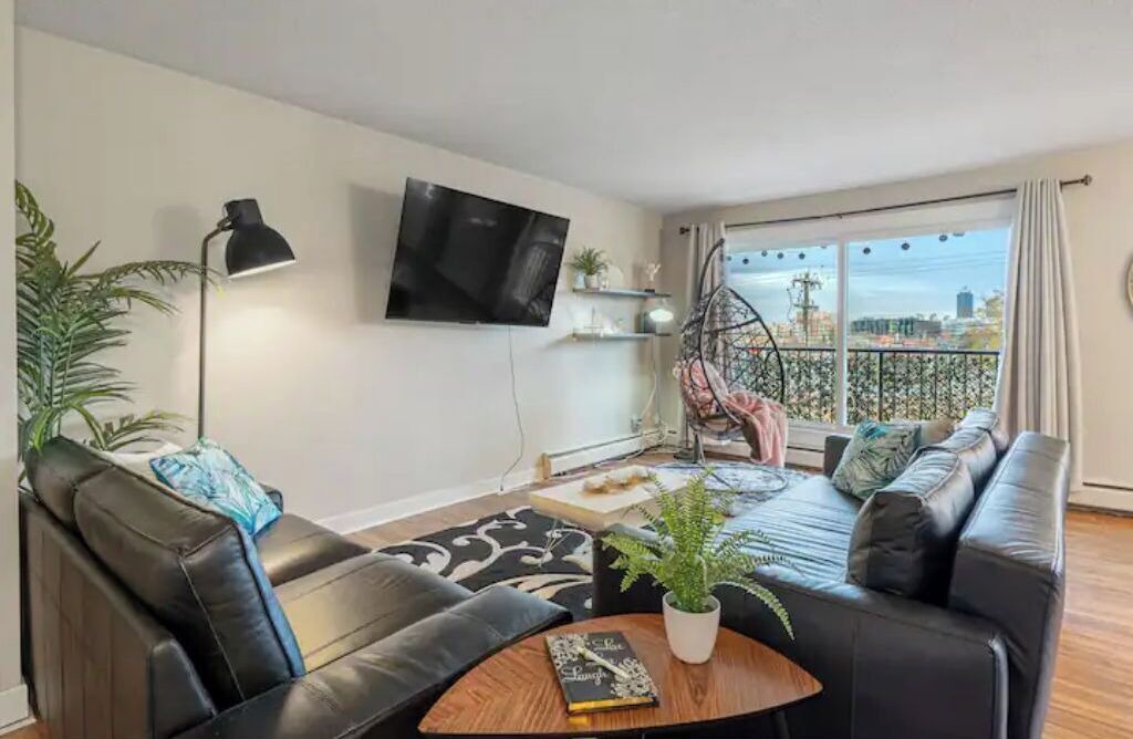 Photo of Livingroom in North Central Edmonton