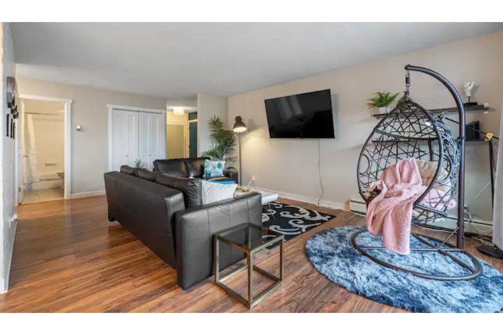 Photo of Livingroom in North Central Edmonton