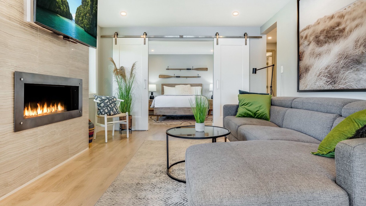 Photo of Livingroom in Brentwood Bay