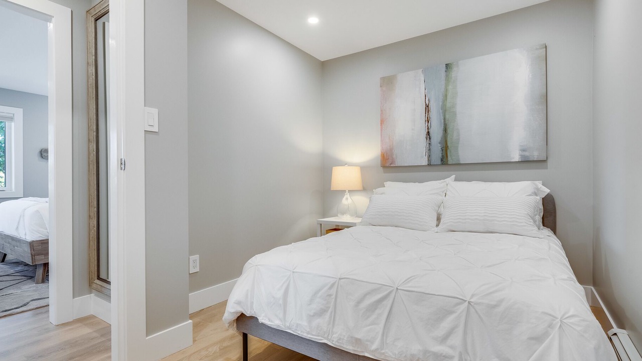 Photo of Bedroom in Brentwood Bay