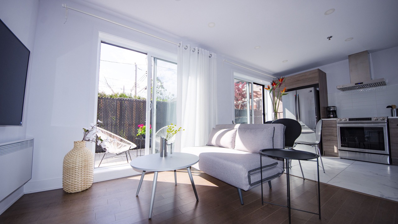 Photo of Livingroom in Cote-Des-Neiges—Notre-Dame-De-Grace