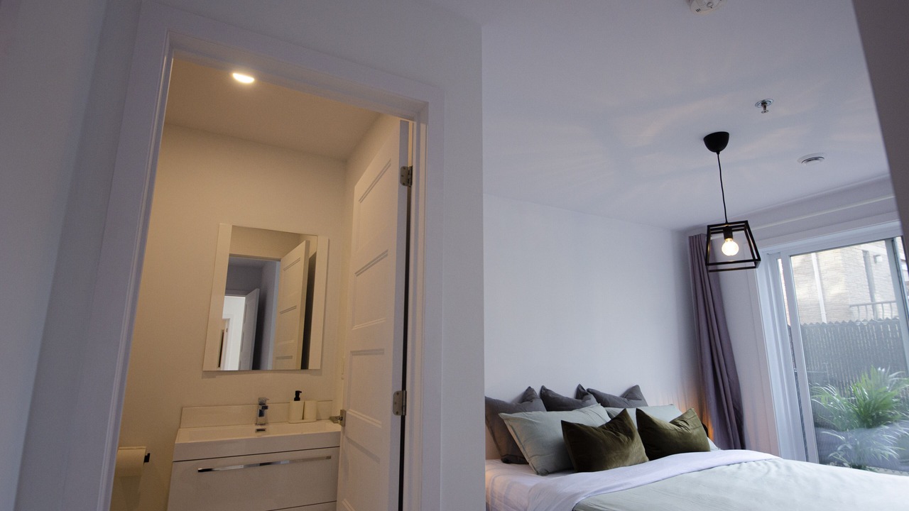 Photo of Bedroom in Cote-Des-Neiges—Notre-Dame-De-Grace