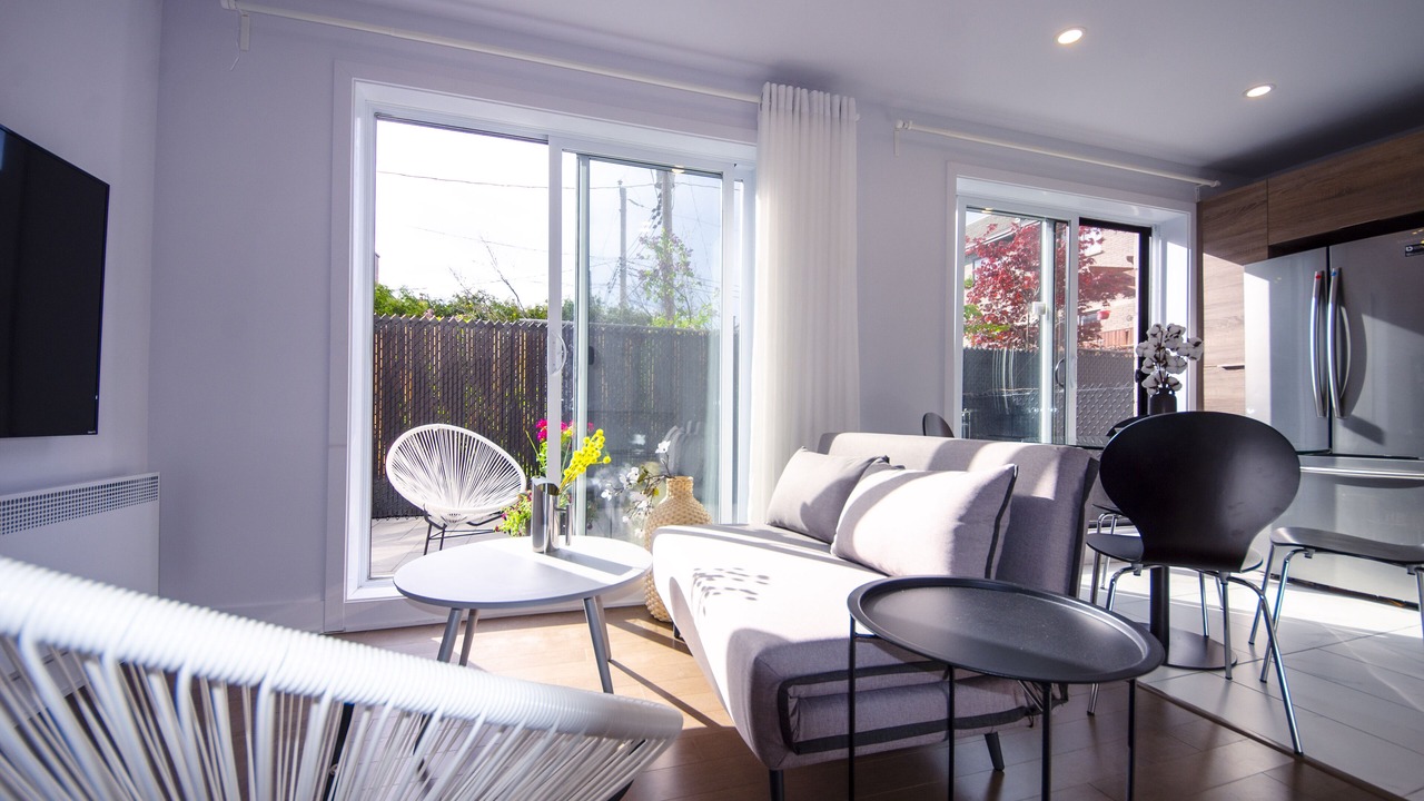 Photo of Livingroom in Cote-Des-Neiges—Notre-Dame-De-Grace