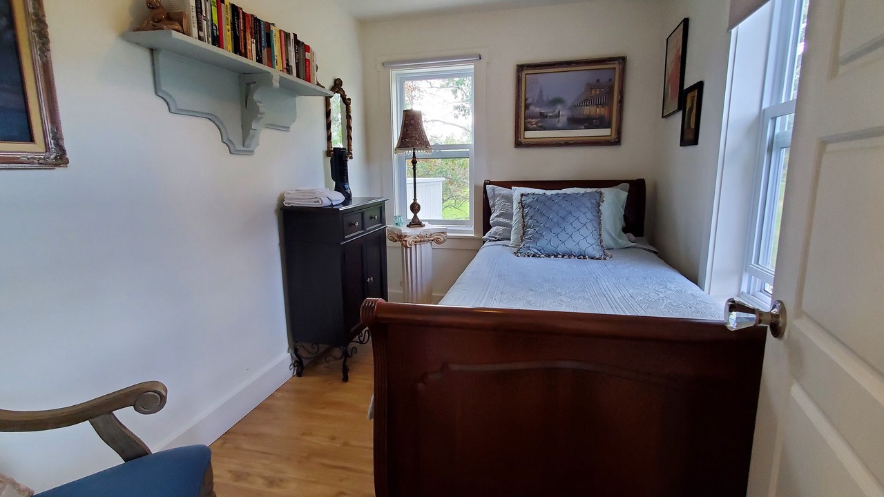 Photo of Bedroom in Western Shore