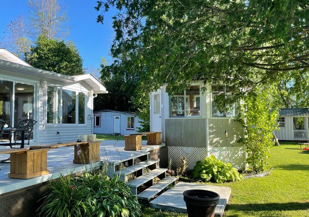 Photo of Patio Balcony in Merrickville-Wolford