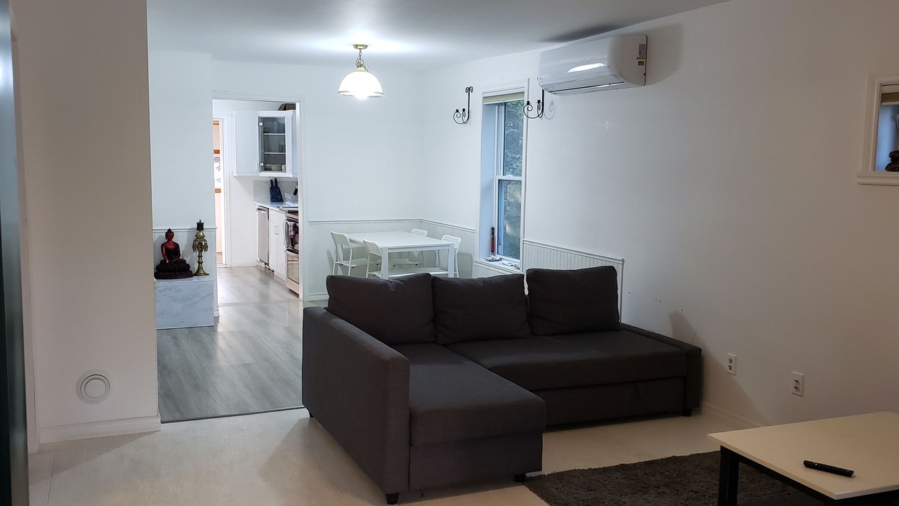 Photo of Livingroom in Pointe Claire