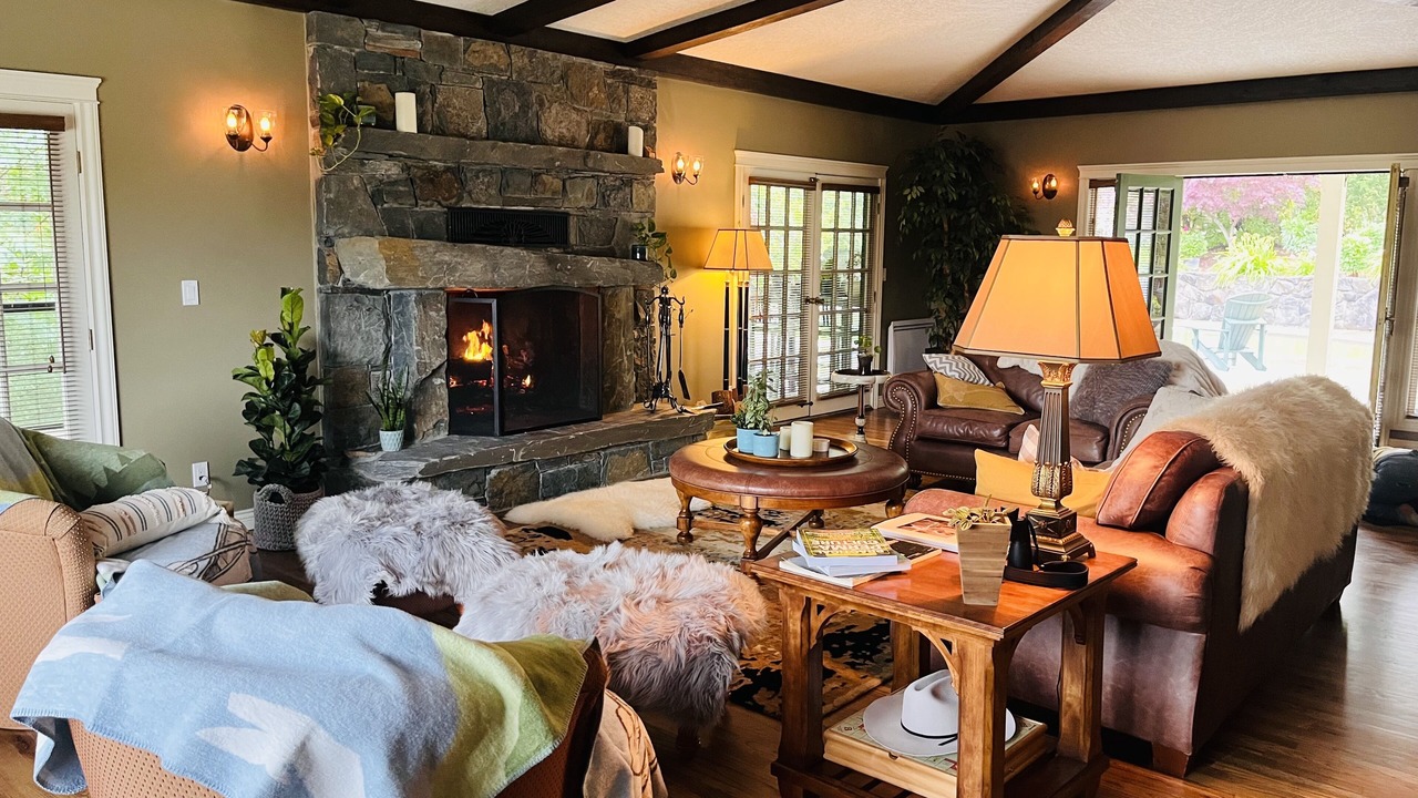 Photo of Livingroom in North Cowichan