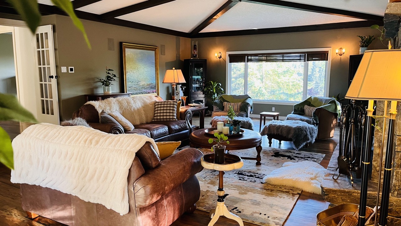 Photo of Livingroom in North Cowichan