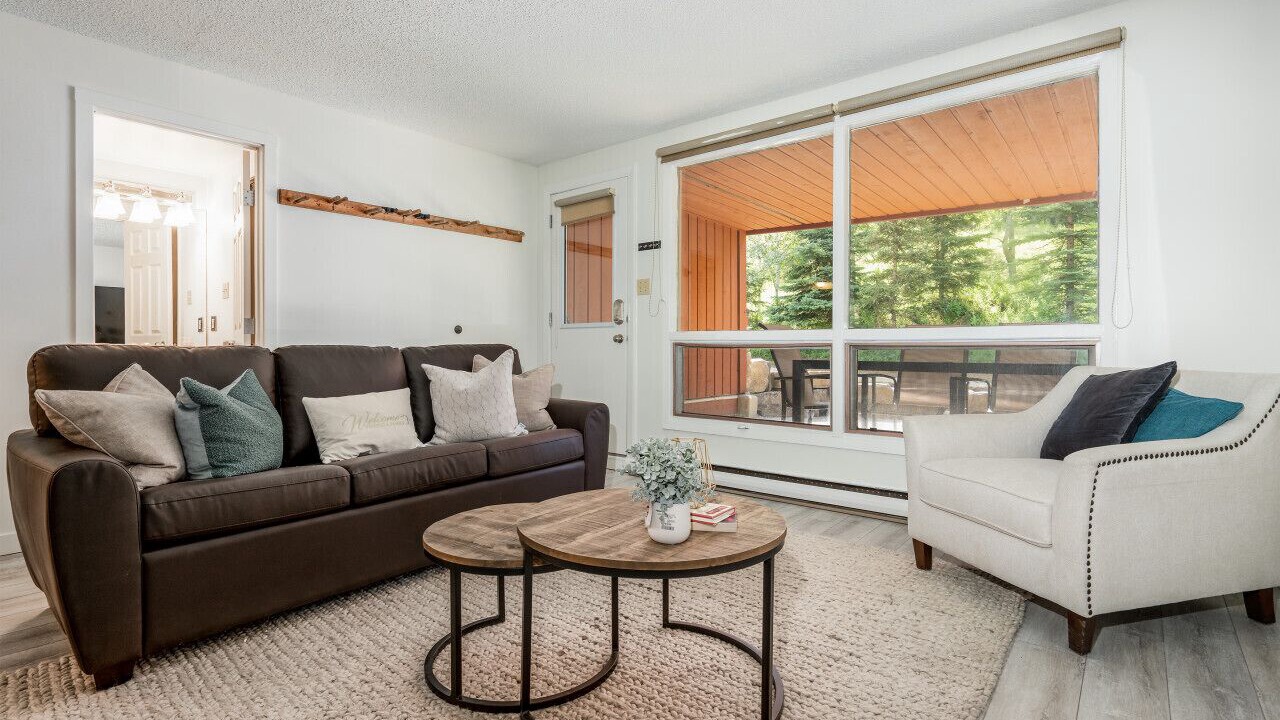 Photo of Livingroom in East Kootenay