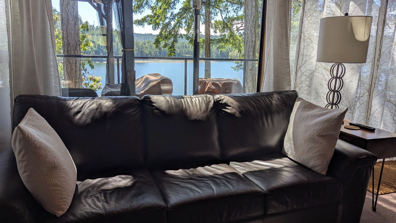 Photo of Livingroom in Pender Island