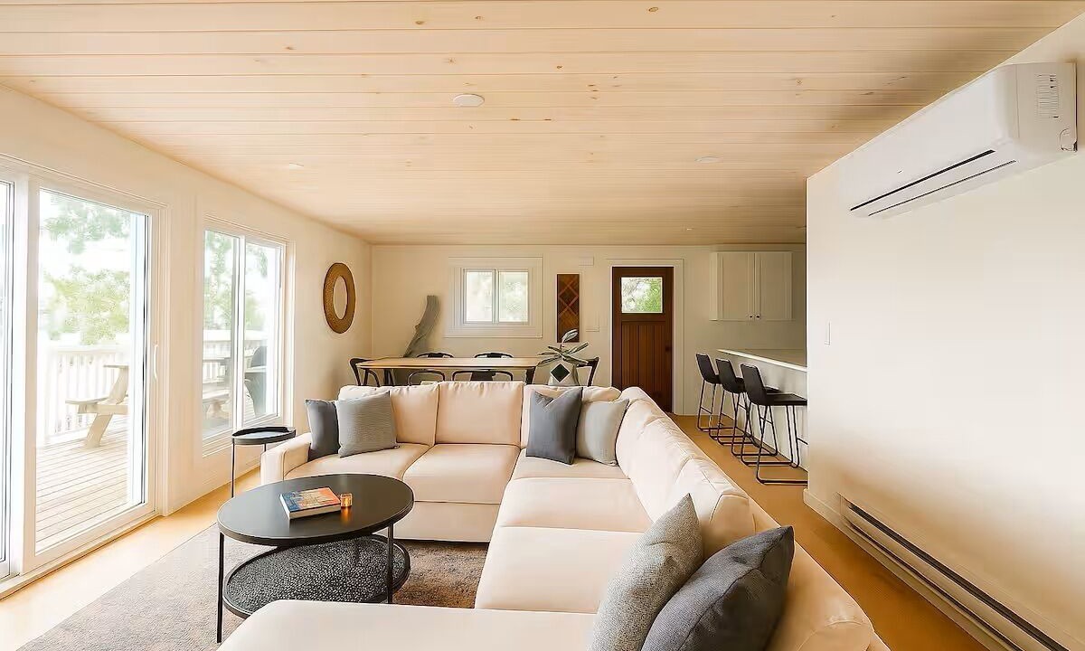 Photo of Livingroom in Utterson