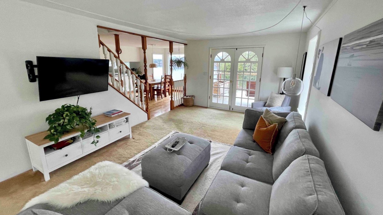 Photo of Livingroom in Ucluelet