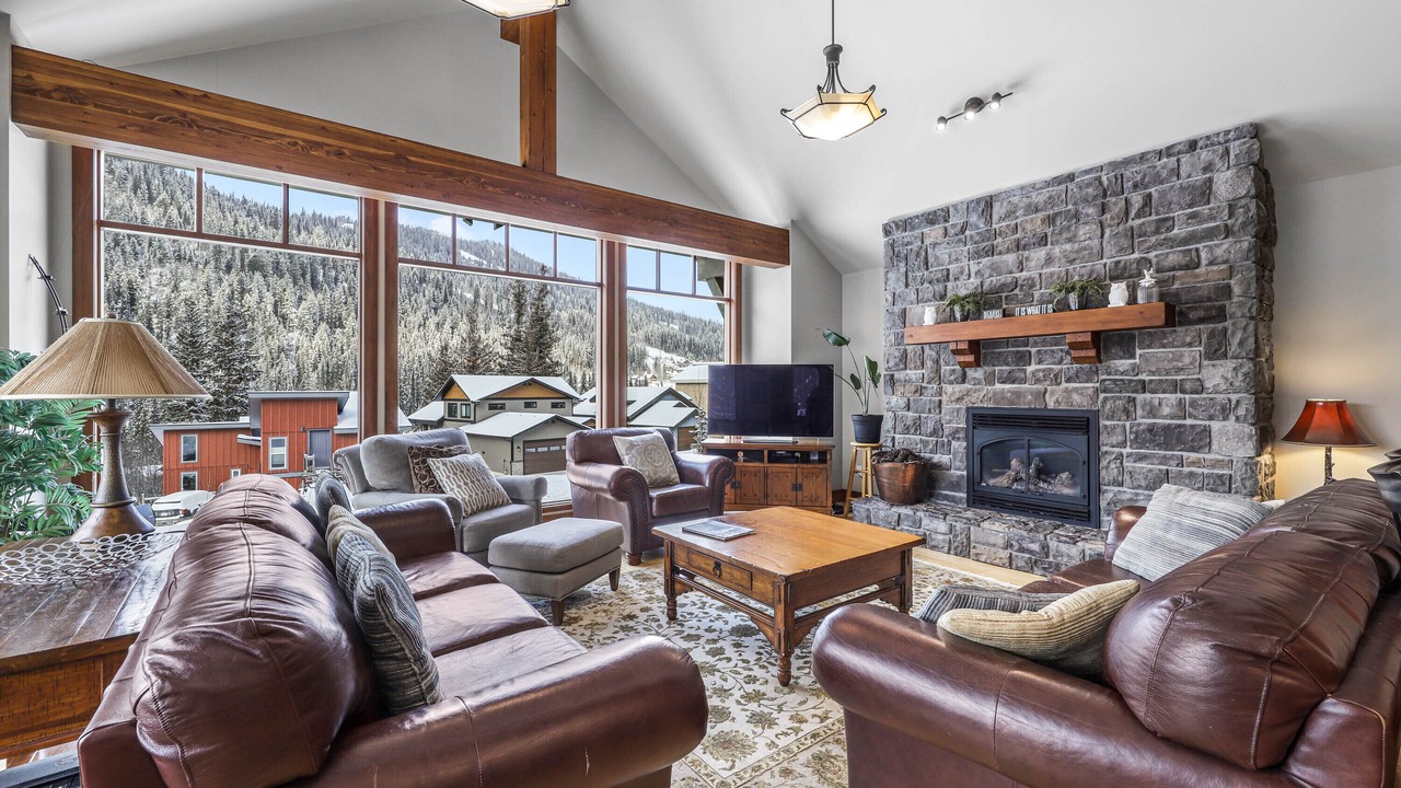 Photo of Livingroom in Sun Peaks