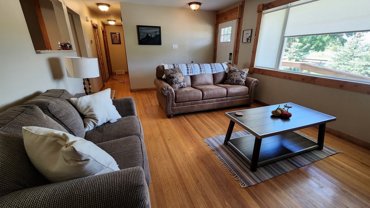 Photo of Livingroom in Town of Magrath