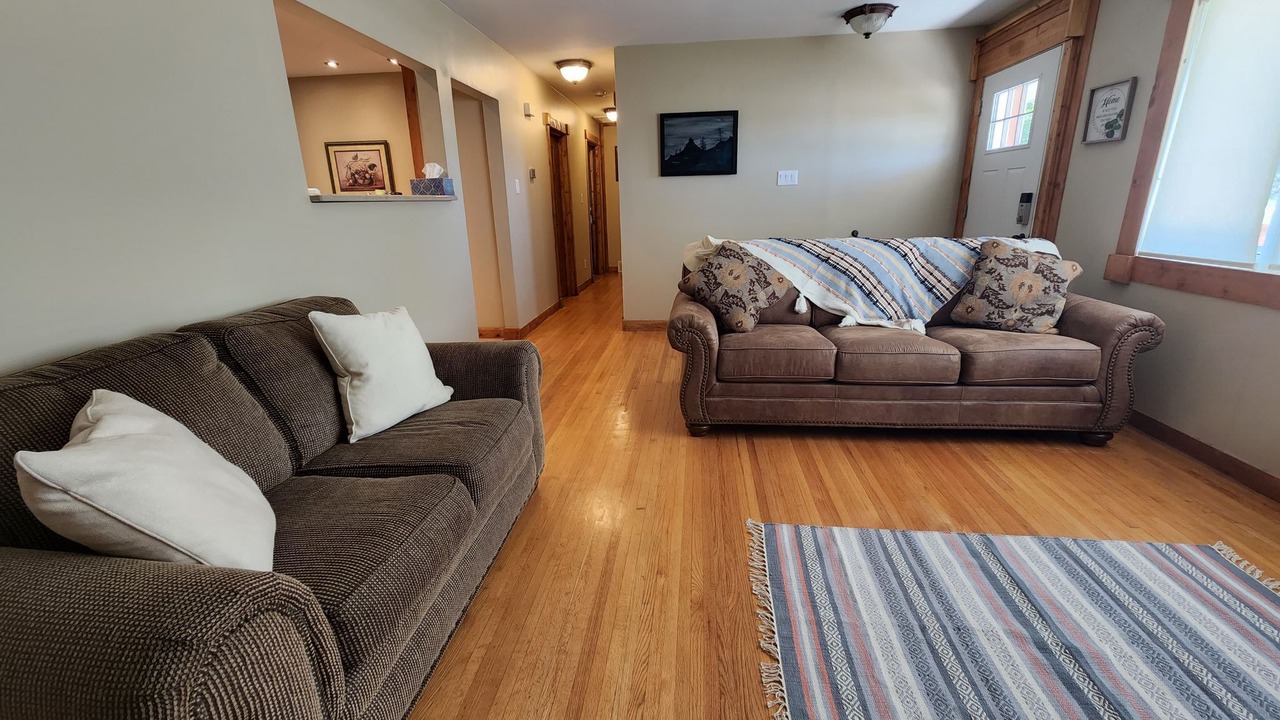 Photo of Livingroom in Town of Magrath
