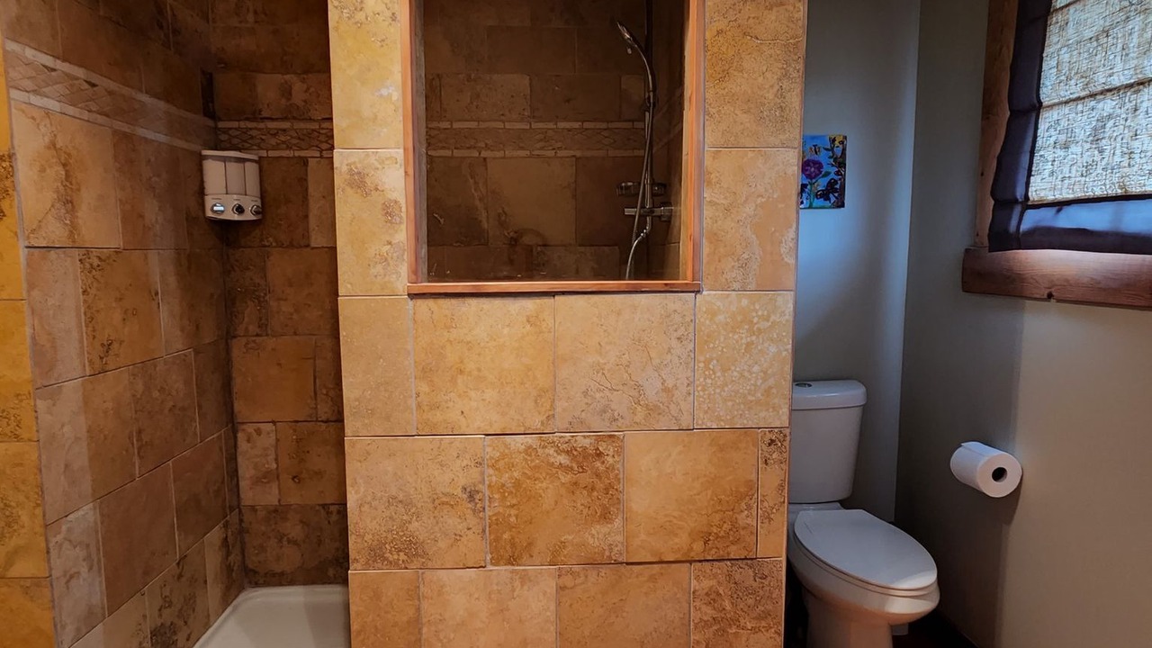 Photo of Bathroom in Town of Magrath