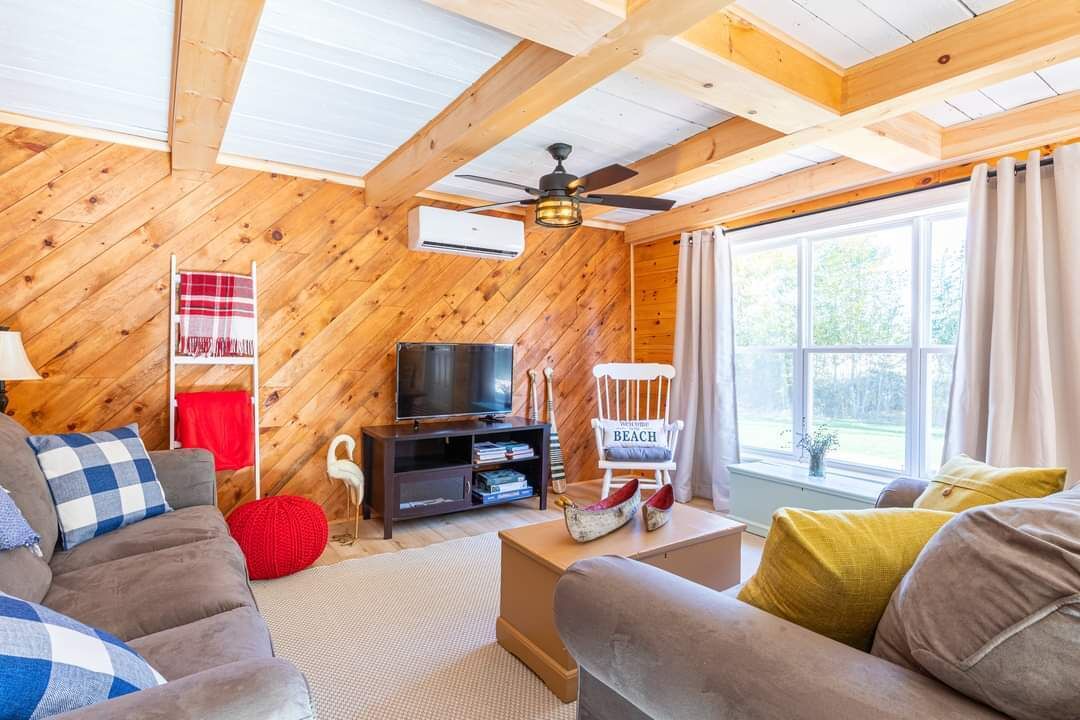 Photo of Livingroom in Canoe Cove