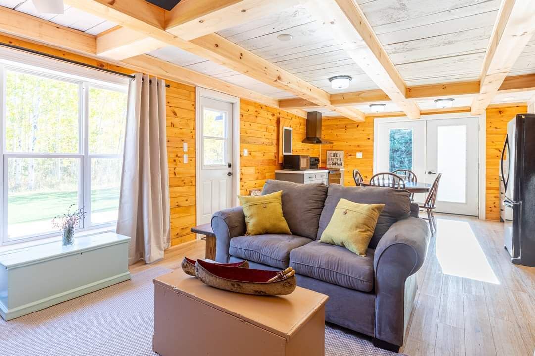 Photo of Livingroom in Canoe Cove