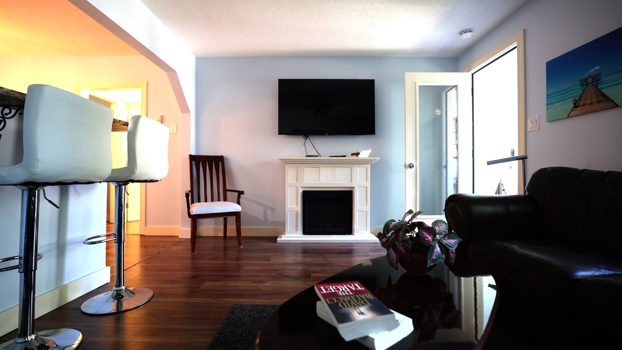 Photo of Livingroom in Sylvan Lake