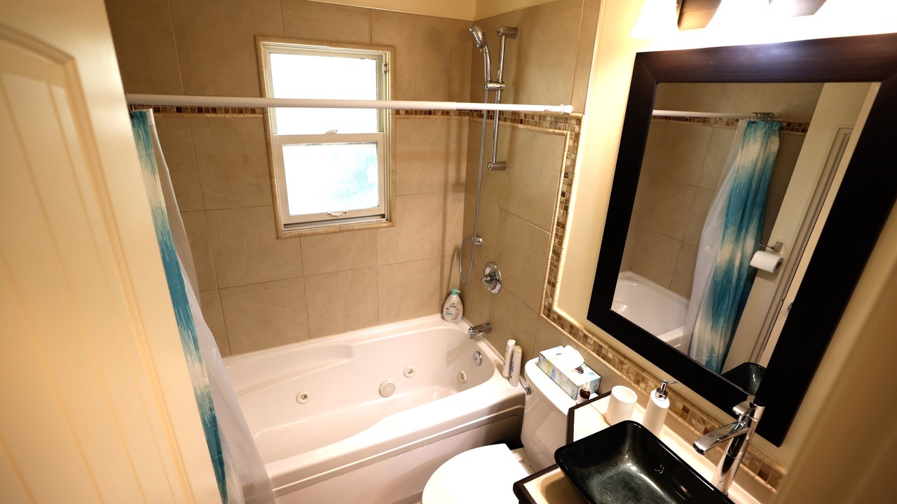 Photo of Bathroom in Sylvan Lake