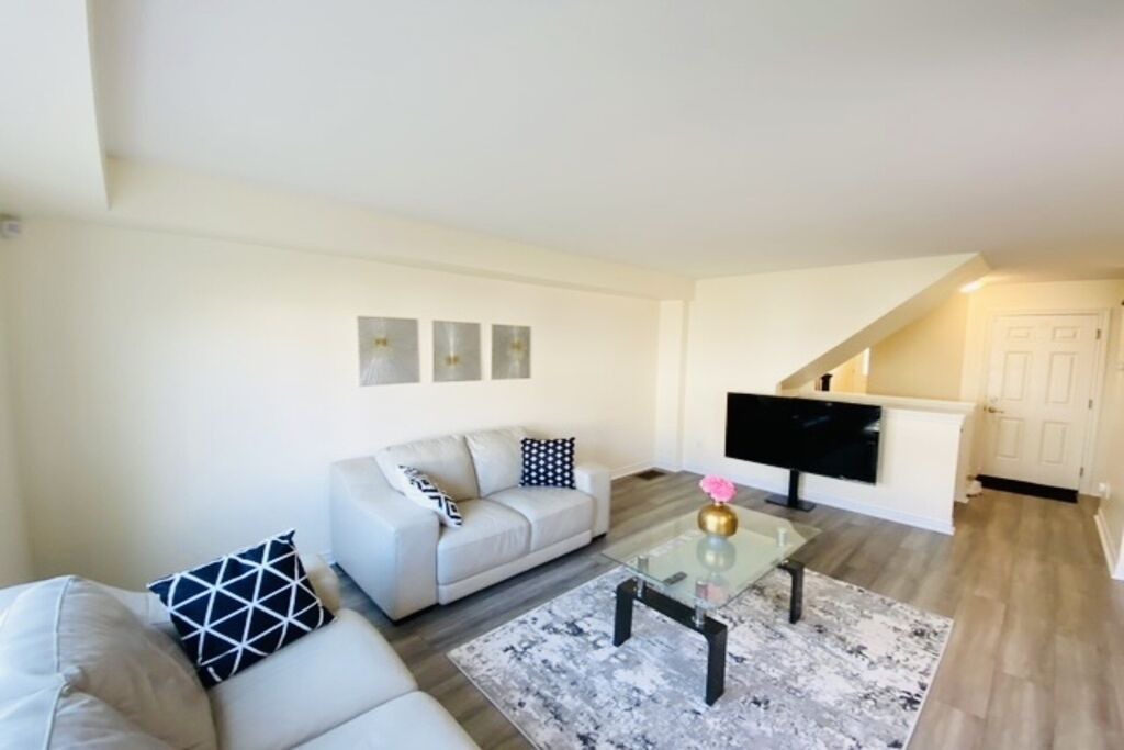 Photo of Livingroom in Thorold