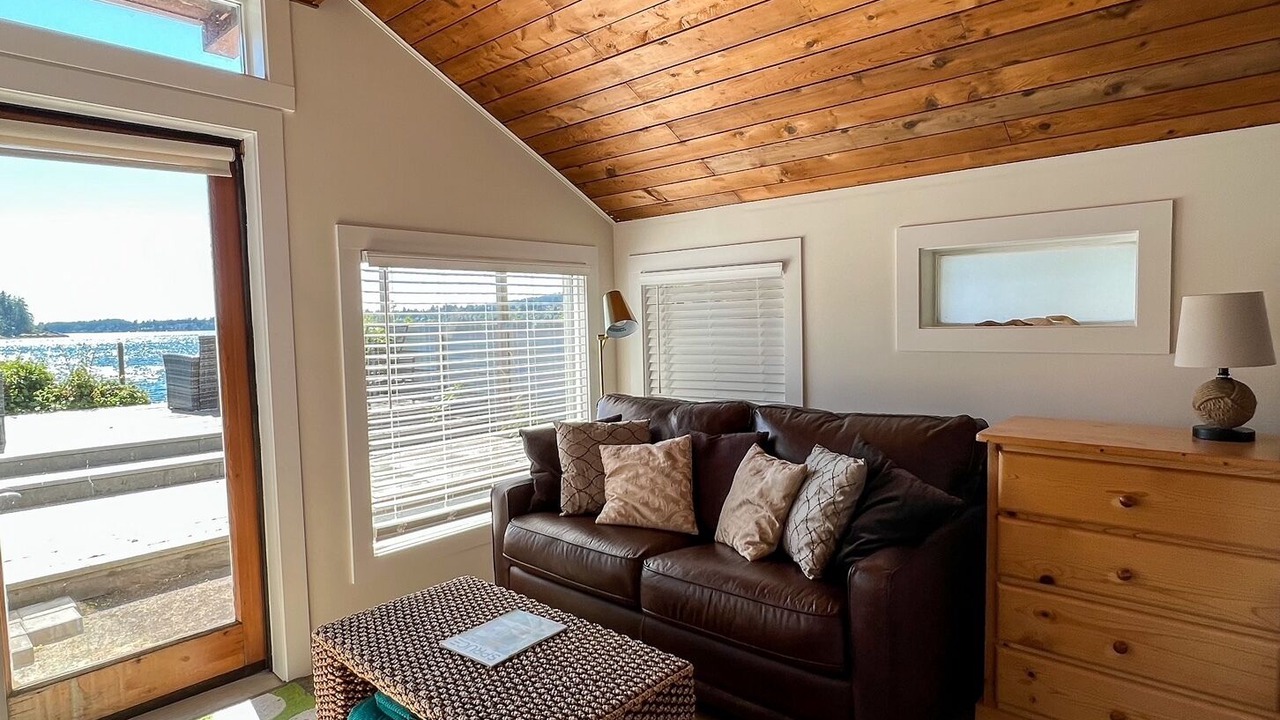 Photo of Livingroom in Sooke