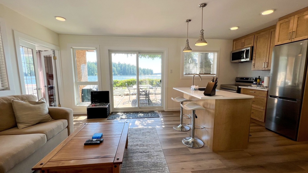 Photo of Livingroom in Sooke