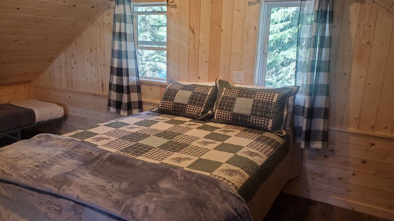 Photo of Bedroom in Bridge Lake