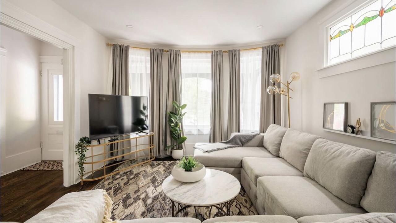 Photo of Livingroom in Kitsilano