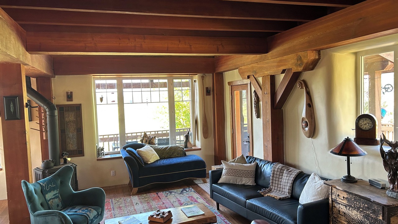 Photo of Livingroom in East Kootenay